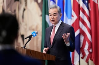 왕이, EU '대중 강경파' 북유럽 순방…'무역·안보 기류 시험대'