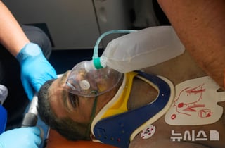 "무너진 건물서 8일 버텼다"...베네수엘라 강진, 쇼핑몰 직원 '기적의 생환'