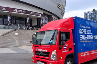 리틀야구 꿈나무가 시구·시타…도미노피자 KBO 브랜드데이 성료