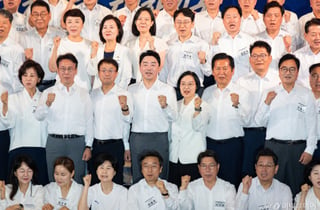 與워크숍 참석한 강훈식 "민주당, 대체불가 정당 돼 달라"