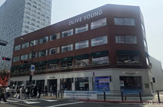"경쟁사 점포 붙어야 대박"…K뷰티·패션 '집합 경제학'