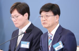 靑, 이병태 '5·18 성역화' 글에 엄중 경고…"부적절한 처신"