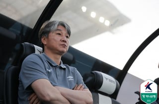 "이 정도밖에 안 되나..." 좀처럼 풀리지 않는 빈공 문제, 전경준 감독 솔직 '심경 토로' [수원 현장]