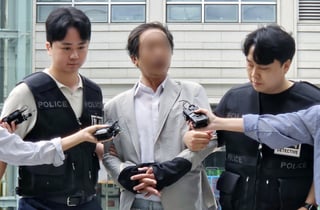 "화장실 가려 했을 뿐"…잠실개표소 현장조사 방해 60대, 혐의 부인