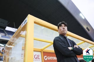 울산 발목 잡은 '최하위' 광주 이정규 감독 "선수들 달라진 투지, 결과 안 좋아도 믿어준 팬들 덕분" [광주 현장]