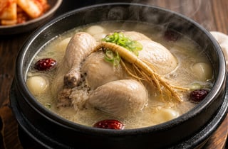 "4인 가족 한 끼에 8만원"…초복 앞두고 삼계탕값 또 올랐다