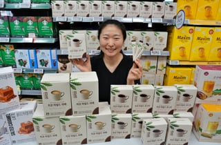 치솟은 원두값에...롯데마트, 치커리 뿌리 넣은 '대체 커피' 판매