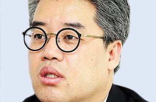 스타벅스의 균열과 '서사 공동체'[투데이 窓/임대근]