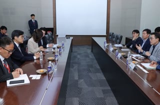 한미약품 찾은 최원용 평택시장 "반도체 이어 미래 바이오 산업 키운다"