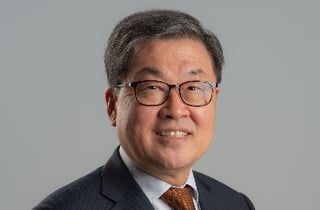 대중은 왜 메시의 눈물에 감동하는가[투데이 窓/손관승]
