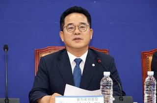 홈플 회생 불발 …與 "메리츠 납득 안돼, MBK 영업 못하게"