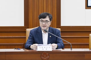 윤창렬 국무조정실장 사의…후임엔 임기근 기획예산처 차관