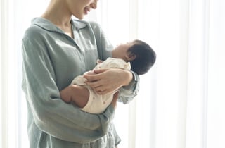 생후 1개월 아기 구토 후 30분 방치한 산후도우미…법원은 무죄 판단