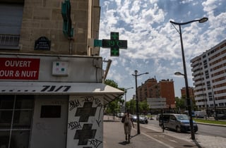 일손 놓고 에어컨 앞으로...팬데믹 버금가는 폭염, 7경원 녹았다
