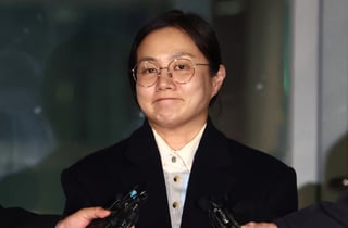 박나래 혐의 추가…갑질+주사이모 의혹에 '기획사 미등록' 검찰 송치