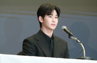 김수현, '광고 촬영'으로 공식 활동 재개…1년 4개월 만
