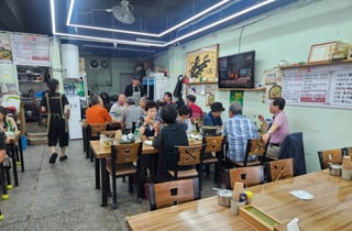 "보신탕집 대기줄 놀랐다"...마지막 복날, 일부 식당만 '북적'