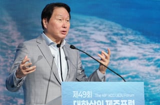 최태원 "AI 도입, 일하는 방식 새로 짜야"…조정식 "경제대도약위 설치"