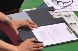 "미혼이잖아" 여중생 성매매 시의원 두둔...김진모 당협위원장 사퇴