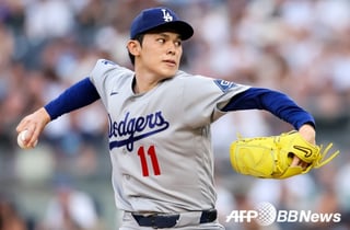 '5⅔이닝 KKKKK' 패전 위기 사사키, '결승 투런' 먼시가 구했다! 다저스, 양키스에 2-1 역전승... 오타니 4타수 무안타 침묵 [LAD 리뷰]