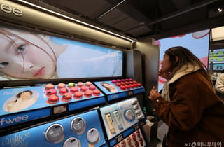 외국인 쓸어담은 K뷰티...글로벌 투자시장 '큰손' 반했다