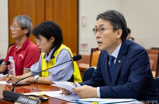 與 "홈플 사태 재발 방지, 사모펀드법 개정"....금융위 "필요성 공감"