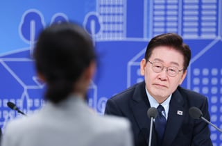 부동산 정책목표 질문에…李 "한강변 아파트 수요, 억지로 막겠다는 건 아냐"