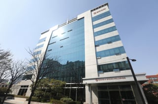 동아쏘시오홀딩스, 동아제약 흡수합병…사명은 '동아제약' 유지 방침