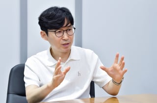 '금속의 플라스틱 전환' 현실로..LG화학 로봇커버 양산도 눈앞[R&D인사이드]