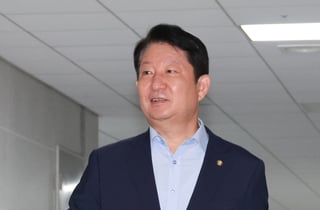 '물리력' 권영진에 당권파 "사과 의총 요구"…權 "무조건 제 잘못"