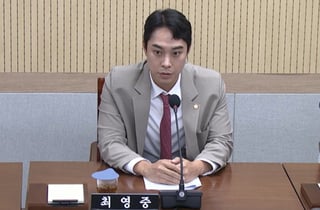 "담배 사줄게" 여중생 접근해 성매수…최영중 전 시의원 구속영장