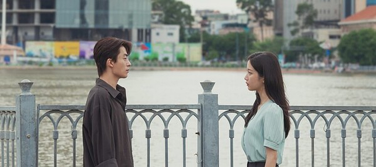 영화 만약에 우리 구교환 문가영 강가 재회 장면