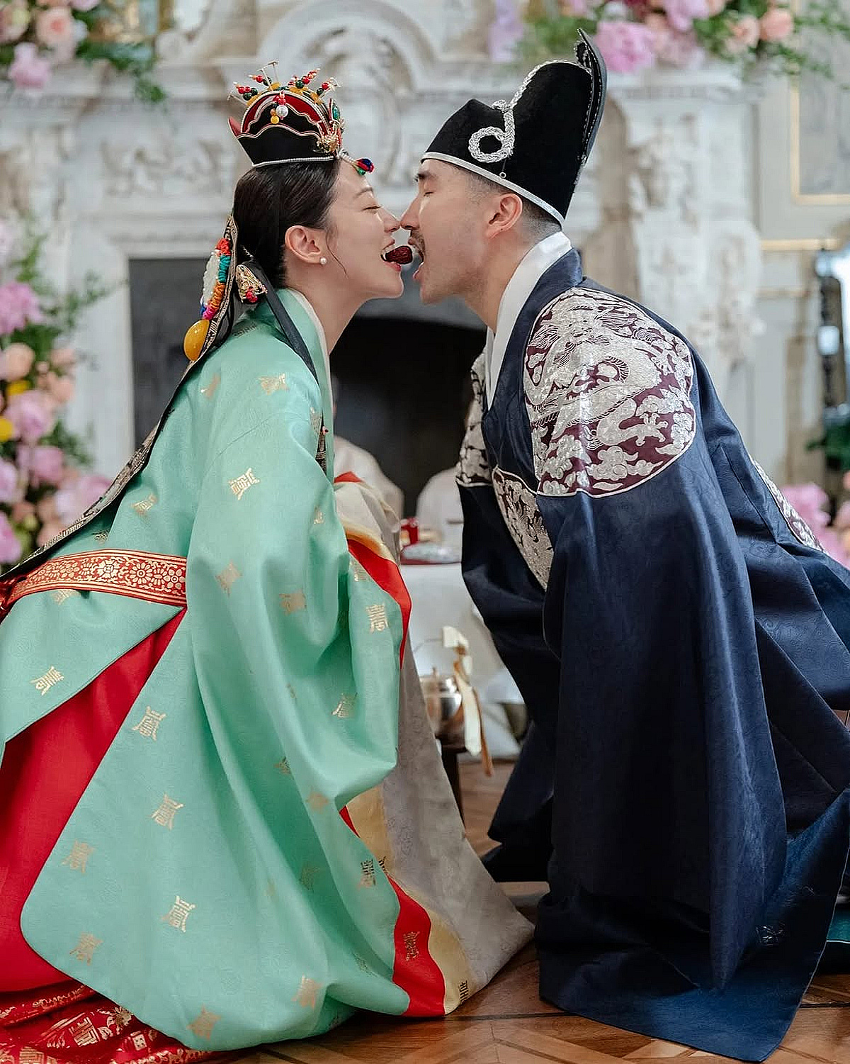 아덴 조, 이탈리아서 의사와 한복 입고 결혼