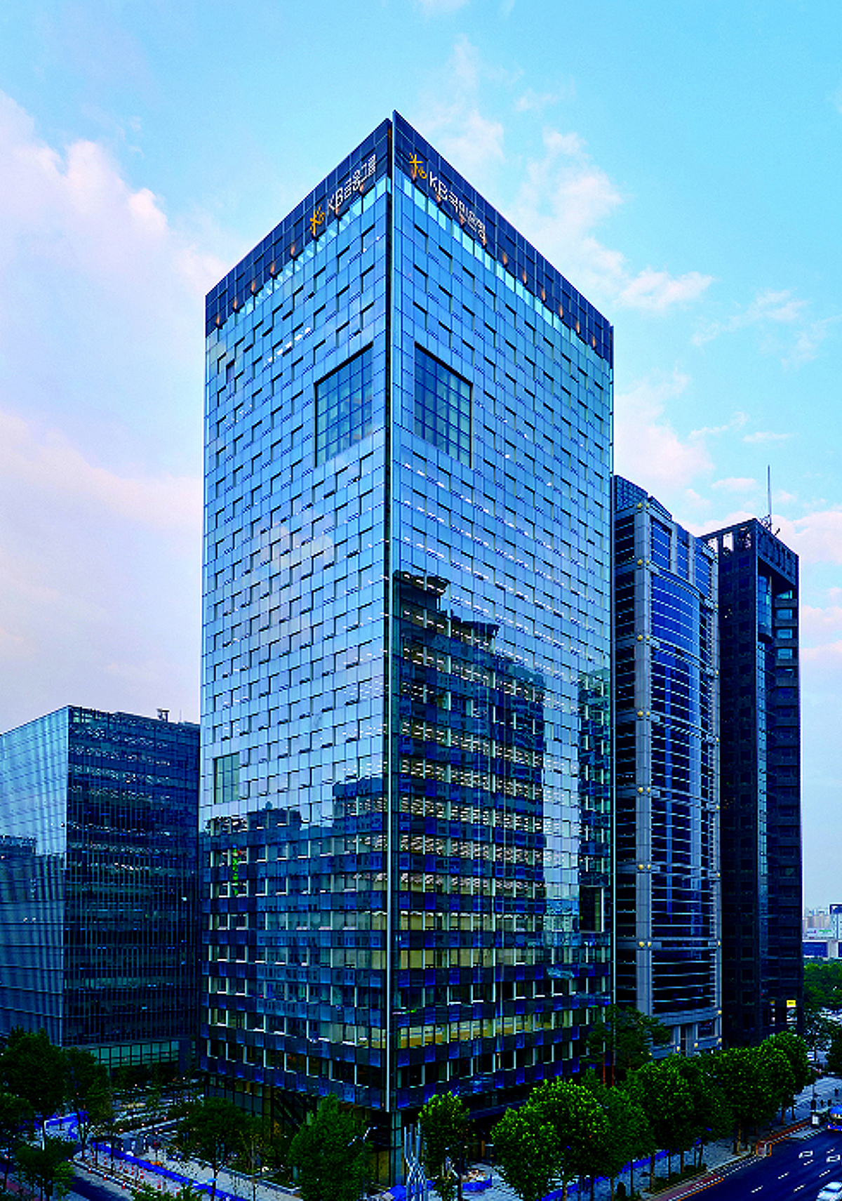 '지배구조 시험대' KB금융, 사외이사 1명 교체…특별결의 도입 안해