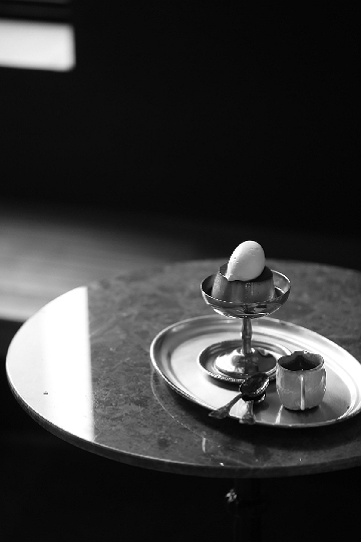 대원미디어, 프리미엄 디저트 카페 '쿠라리에' 론칭