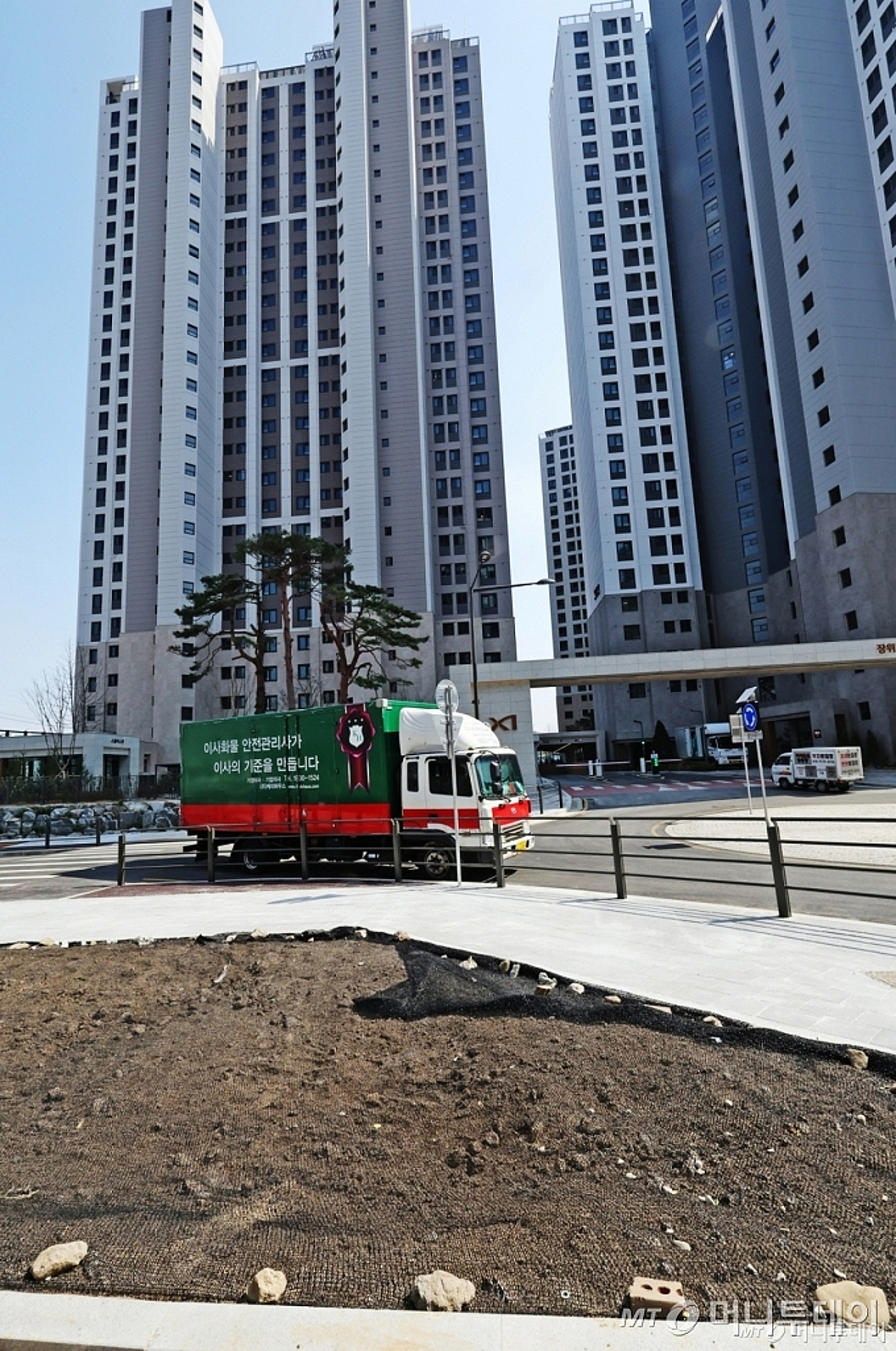 입주한 지 1년 됐는데 아직도 등기 못 한 아파트가 있다고?