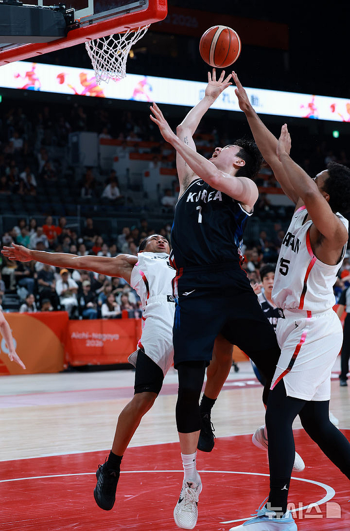 '이현중 27P 18R 하드캐리' 韓 농구 금메달! 일본 67-57 격파... 무려 12년 만의 金 '새역사' [아이치 나고야 ...