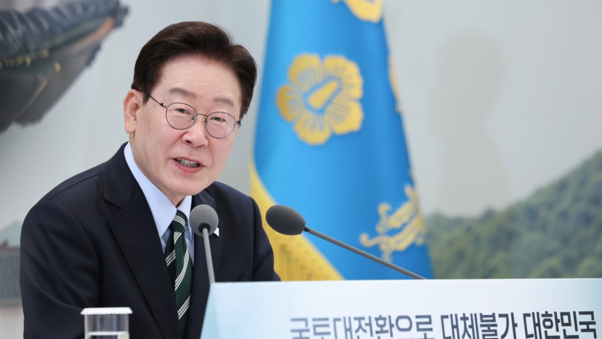 청와대 영빈관에서 발언 중인 이재명 대통령