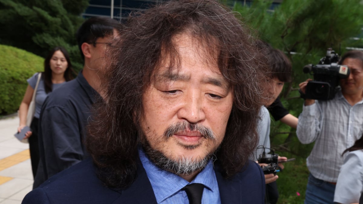 Democratic Party of Korea issues official warning over remarks by broadcaster Kim Ou-joon