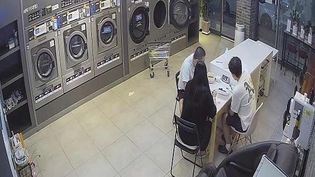무인세탁소에서 야식 파티한 남녀…빨랫감은 없었다 - 머니투데이