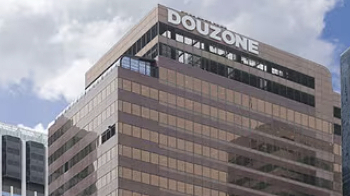 더존비즈온, 김용우 회장 지분 매각 가능성에 4% 약세 - 머니투데이