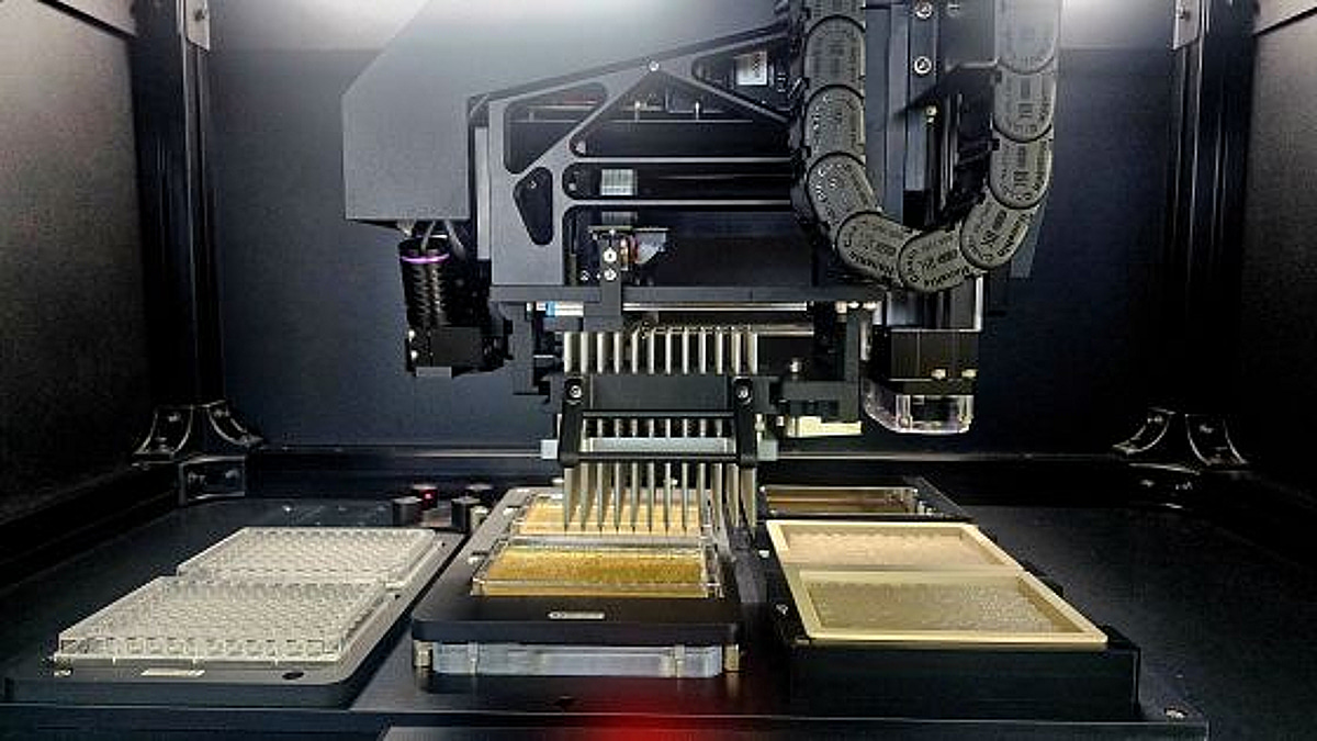 손으로 한땀씩 옮기던 실험, 1분으로 단축…'미세중력 실험장비'도 등장