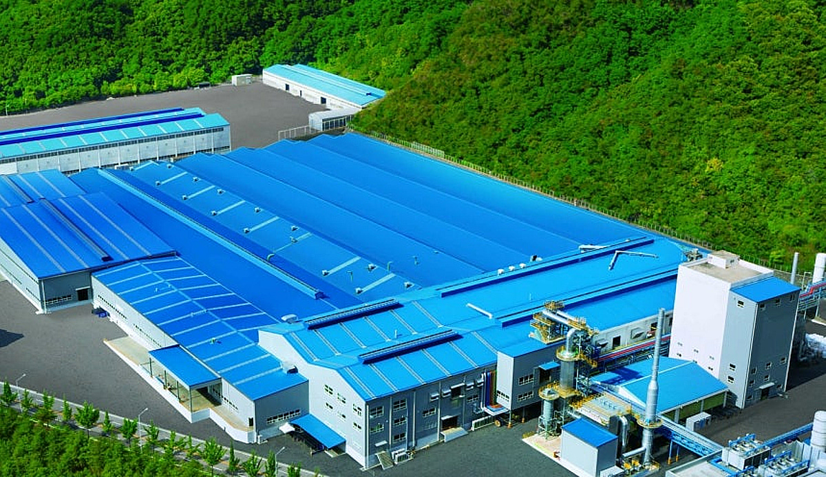 中 저가 공세에 '국내 유일' KCC 유리장섬유 공장 멈춘다