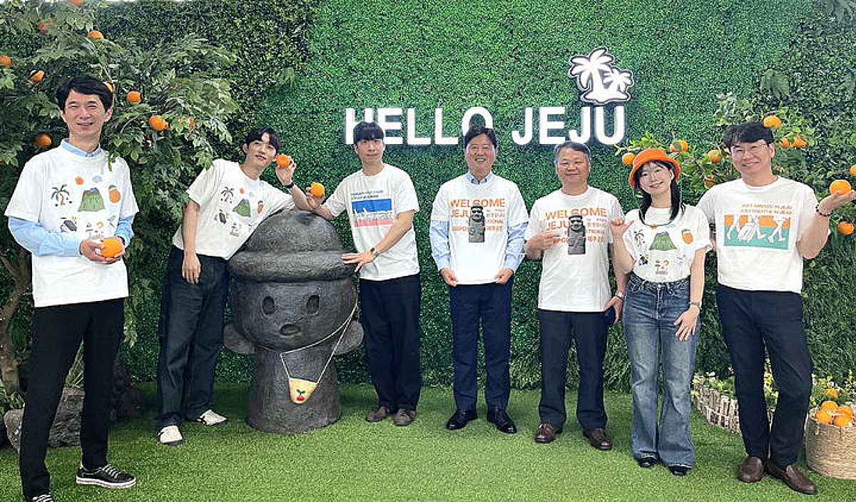 제주공항의 이색 아이디어...유니클로와 '제주 티셔츠' 공동 출시 - 뉴스 썸네일 이미지
