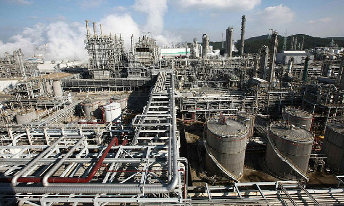 [단독]석화 재편 1호 롯데케미칼, 임직원에 '기본급 5배' 위로금