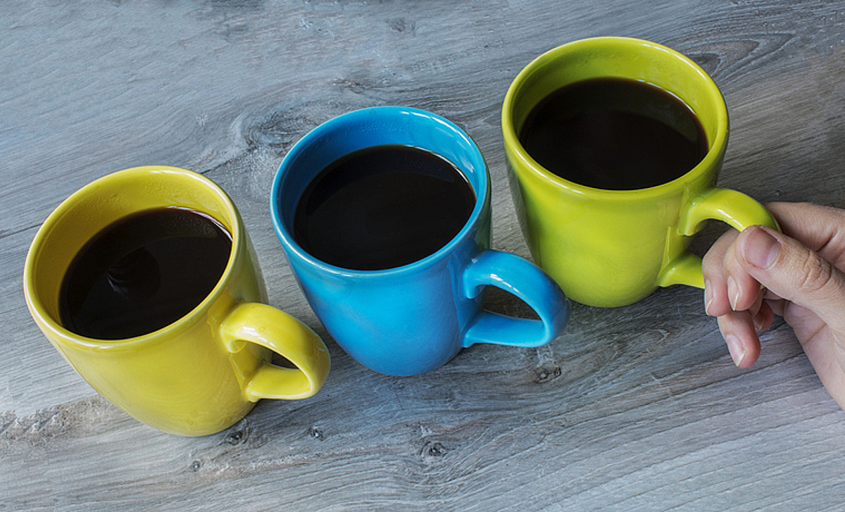 コーヒーを1日3杯飲んだらこうなった…「健康に良いの？体に悪いの？」。この論文の答えは、
