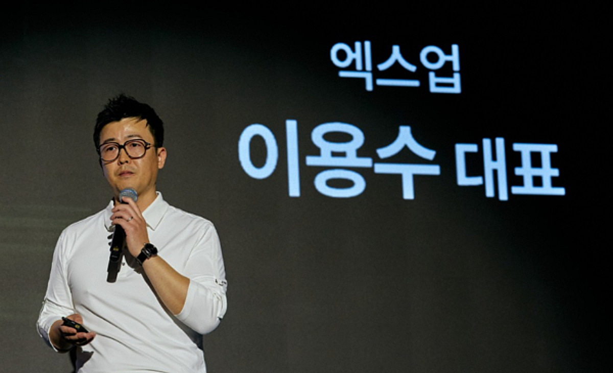 LG 인재들이 일군 '잔디 로봇'... 엑스업, 글로벌 골프장 인력난 해결사... - 뉴스 썸네일 이미지