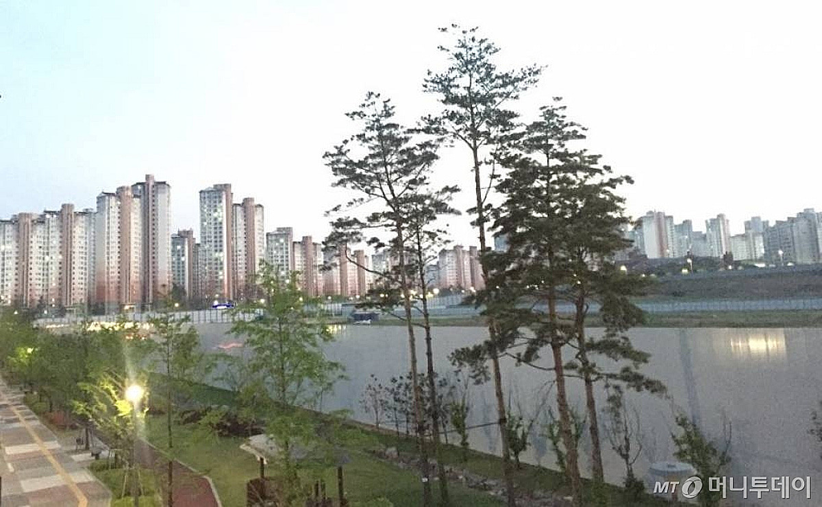 '미달 속출' 파주 운정 대반전…"서울까지 18분" 청약통장 몰린다