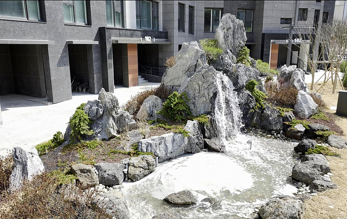 분사기로 깨끗한 공기 유지.. 친환경 단지 '수성 해모로 하이엔'