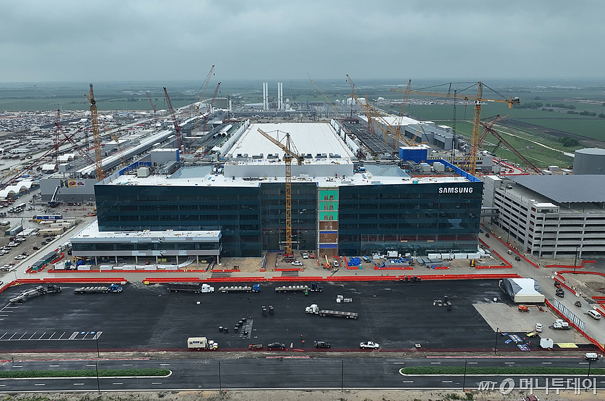 삼성, 테일러팹으로 파운드리 반격..공장 운영 인력 수백명 파견 - 뉴스 썸네일 이미지